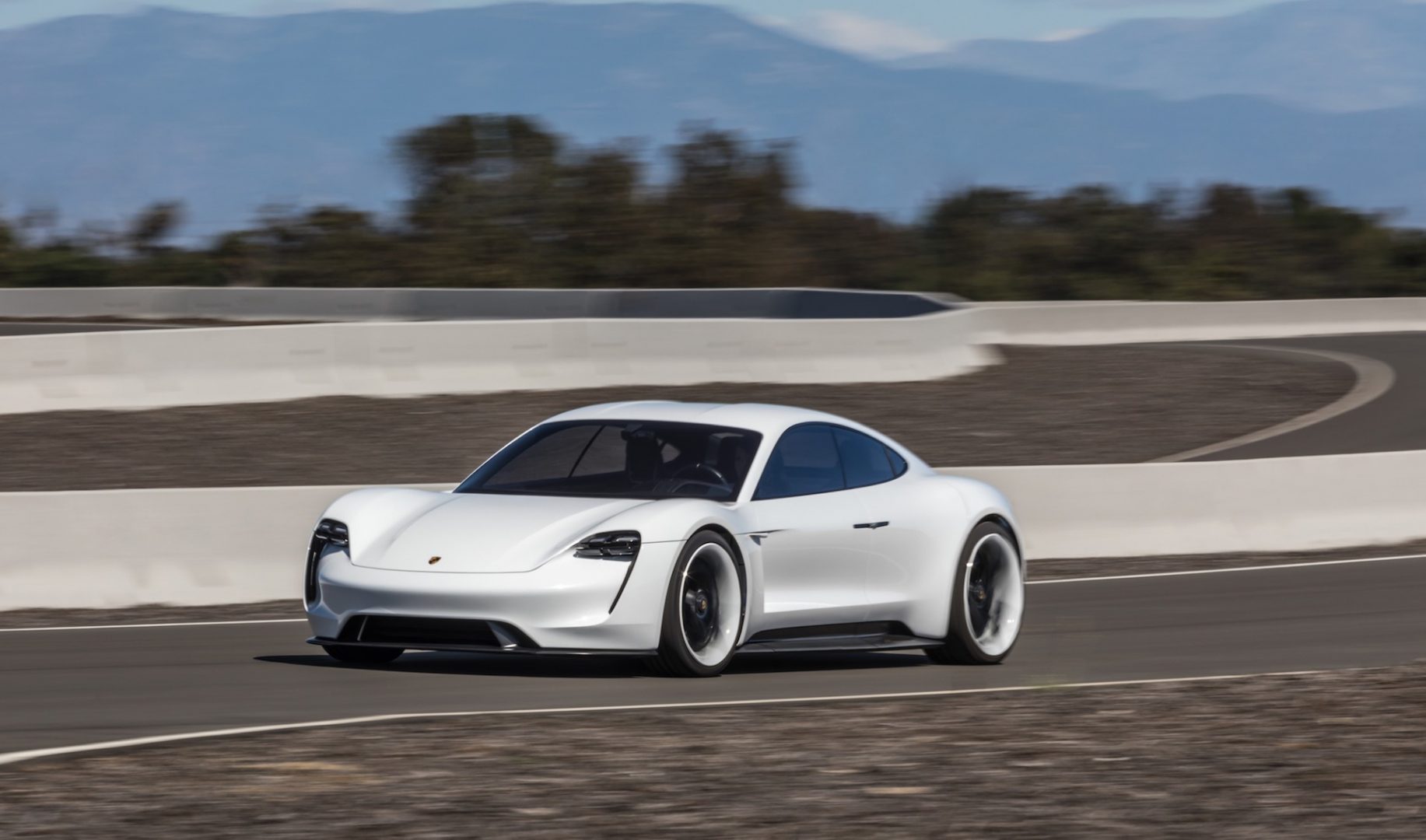 Porsche Mission E (2)