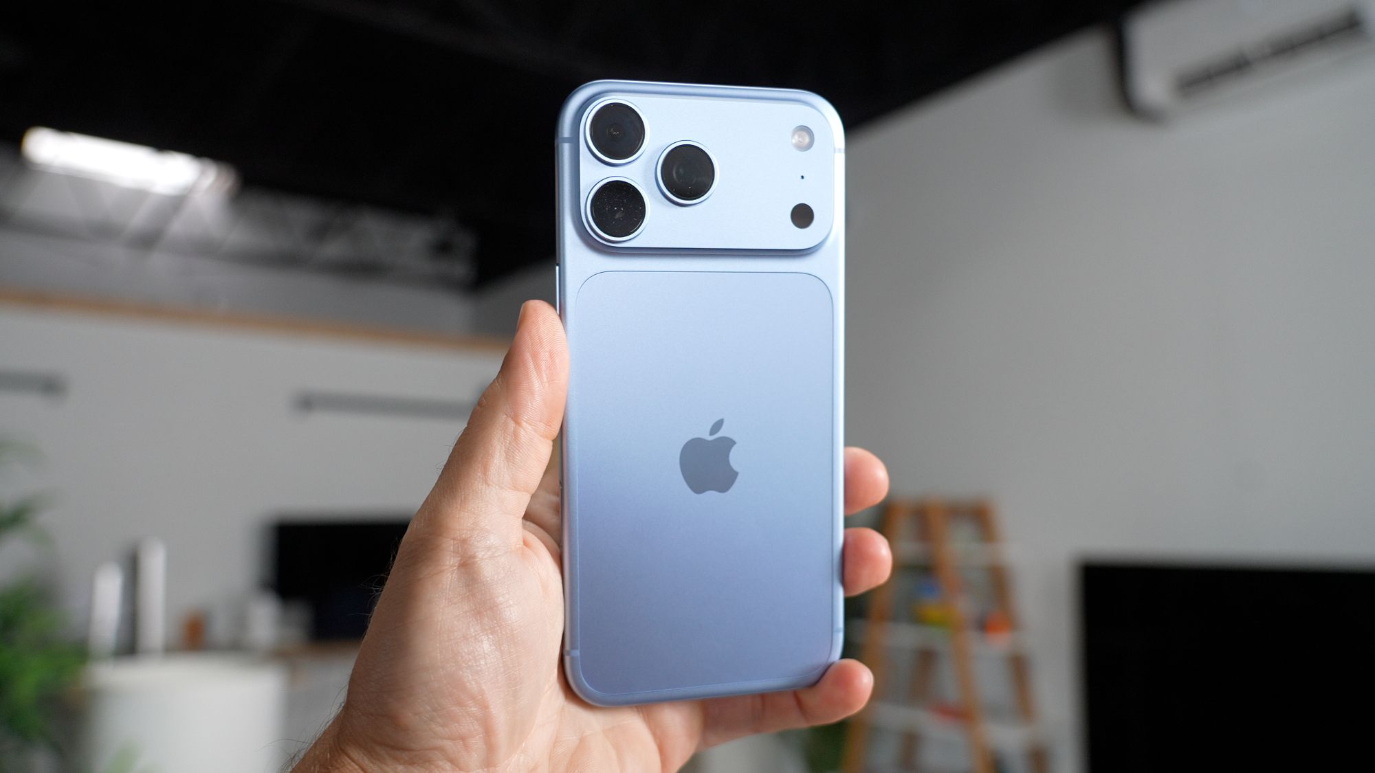 Το iPhone 18 Pro αποκτά μικρότερο Dynamic Island και κάμερα μεταβλητού διαφράγματος